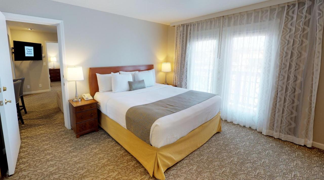 Two-Bedroom Suite at Chase Suite Hotel Newark-Fremont