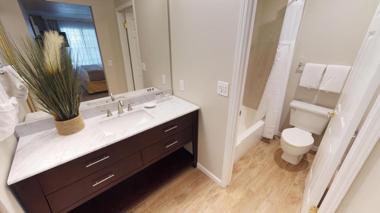 Two-Bedroom Suite at Chase Suite Hotel Newark-Fremont