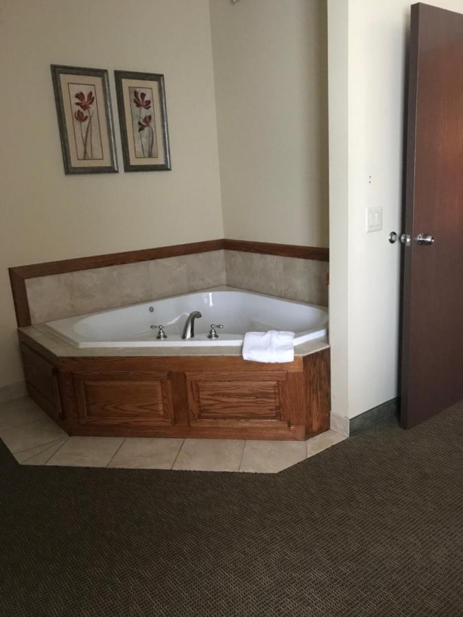| Randolph Inn and Suites