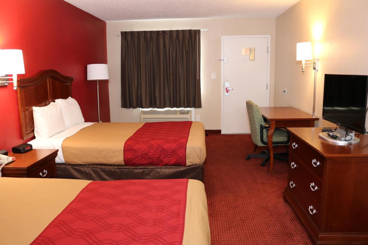 Double Room with Two Double Beds - Smoking at STUDIOS & SUITES 4 LESS CHESAPEAKE