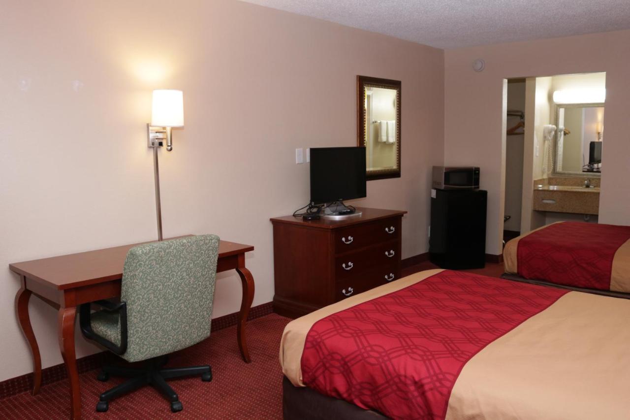 Double Room with Two Double Beds - Smoking at STUDIOS & SUITES 4 LESS CHESAPEAKE