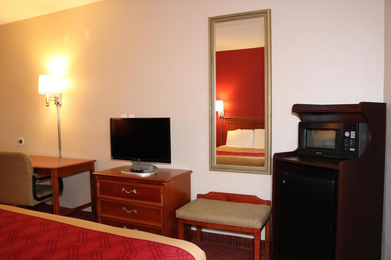 Double Room with Two Double Beds - Smoking at STUDIOS & SUITES 4 LESS CHESAPEAKE