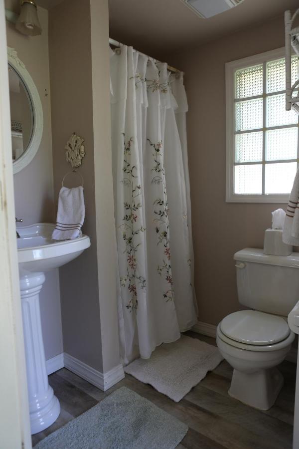  | Martha's Vineyard B & B