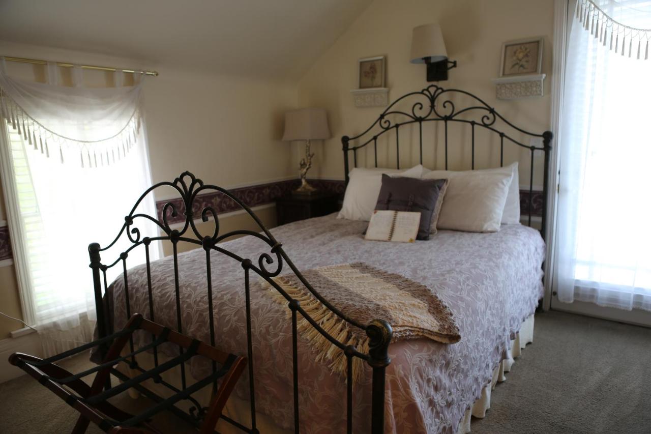  | Martha's Vineyard B & B