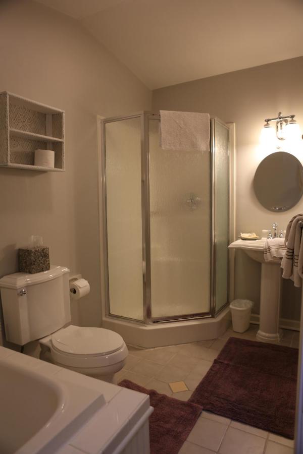  | Martha's Vineyard B & B