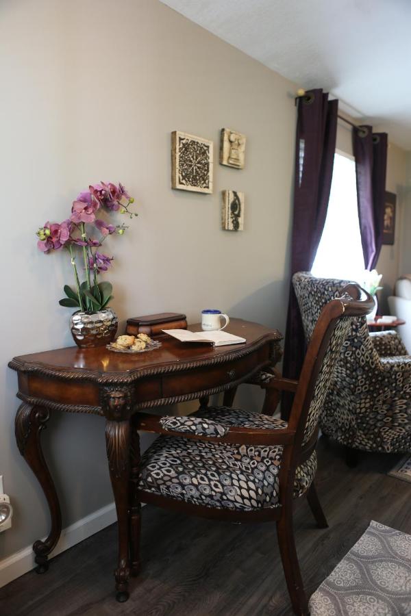  | Martha's Vineyard B & B