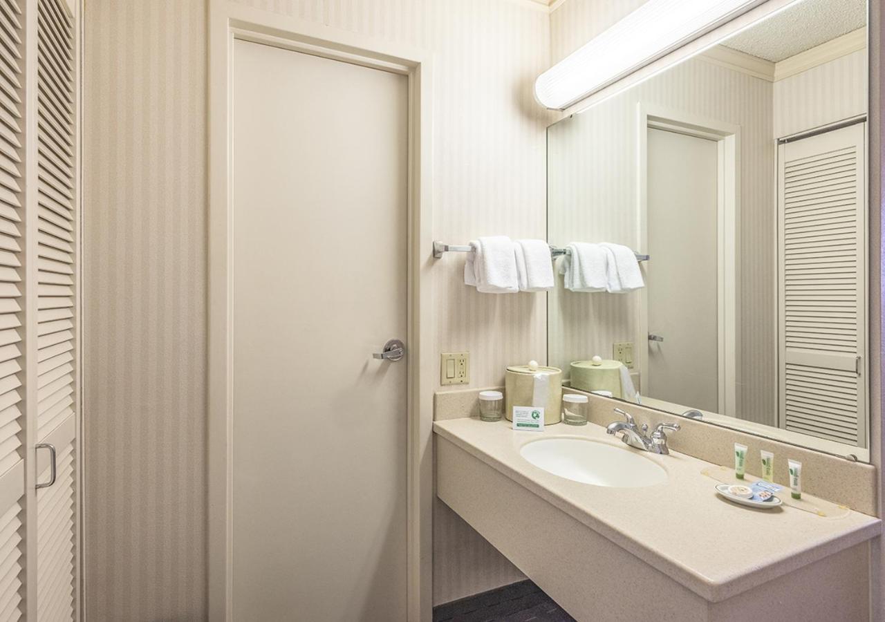 | University Place Hotel and Conference Center