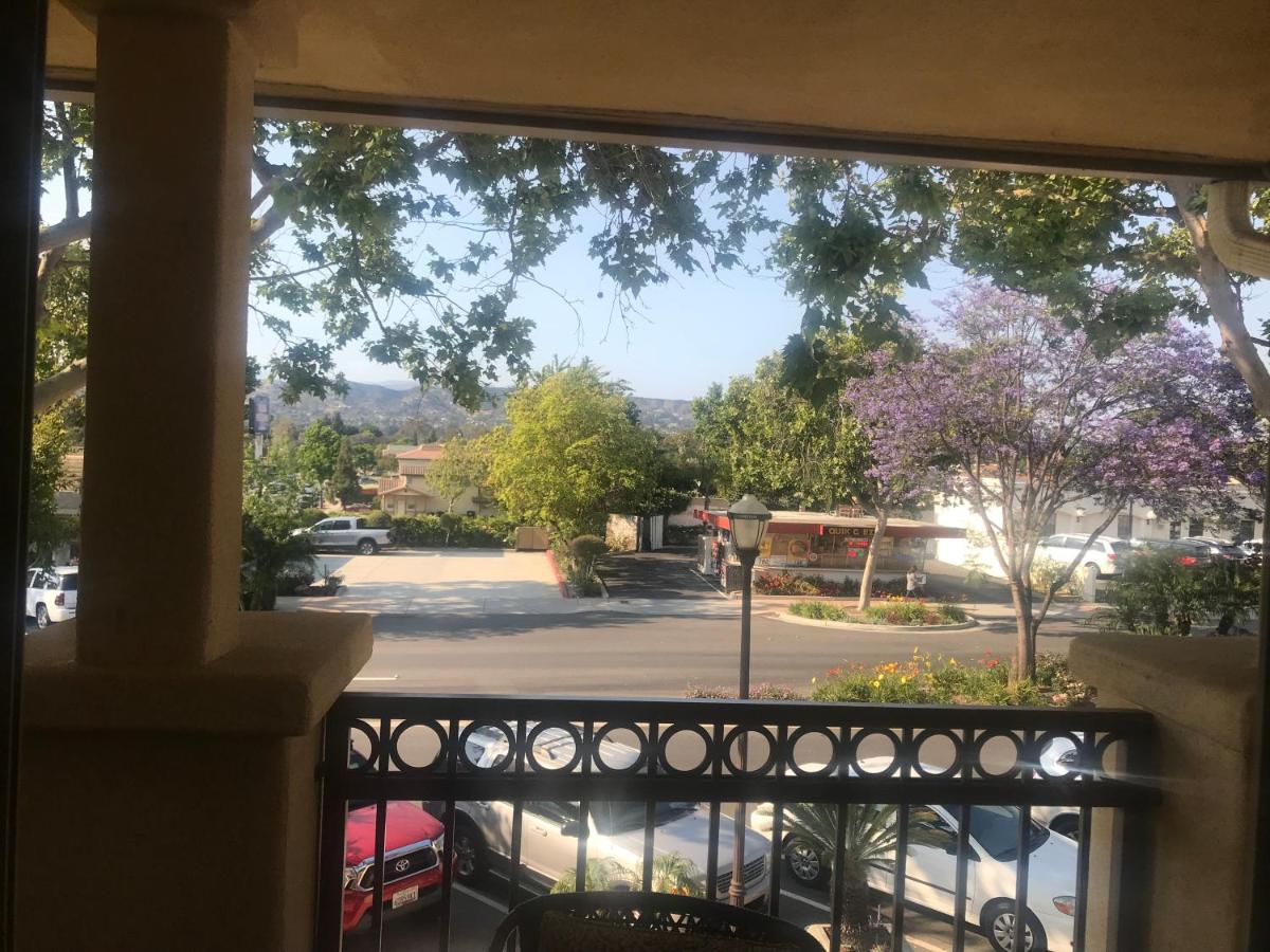 | Bella Capri Inn and Suites