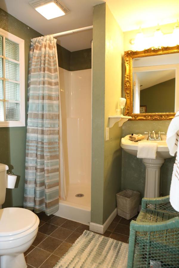  | Martha's Vineyard B & B