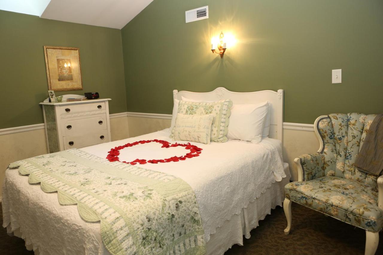  | Martha's Vineyard B & B