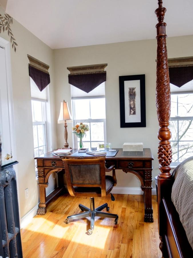 | Gaslight Bed & Breakfast