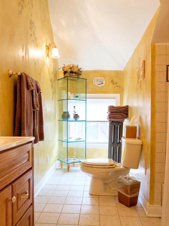 | Gaslight Bed & Breakfast