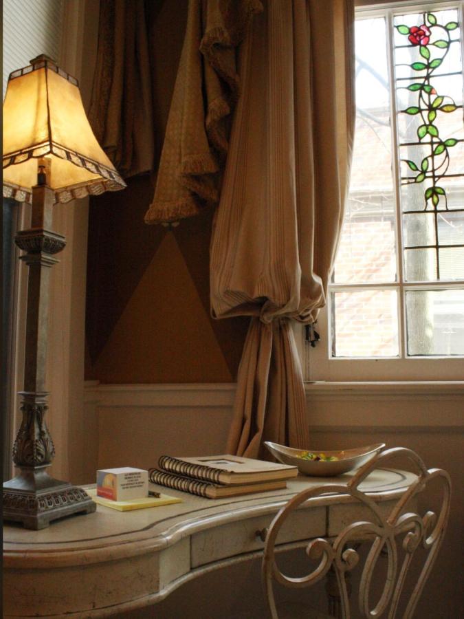  | Gaslight Bed & Breakfast