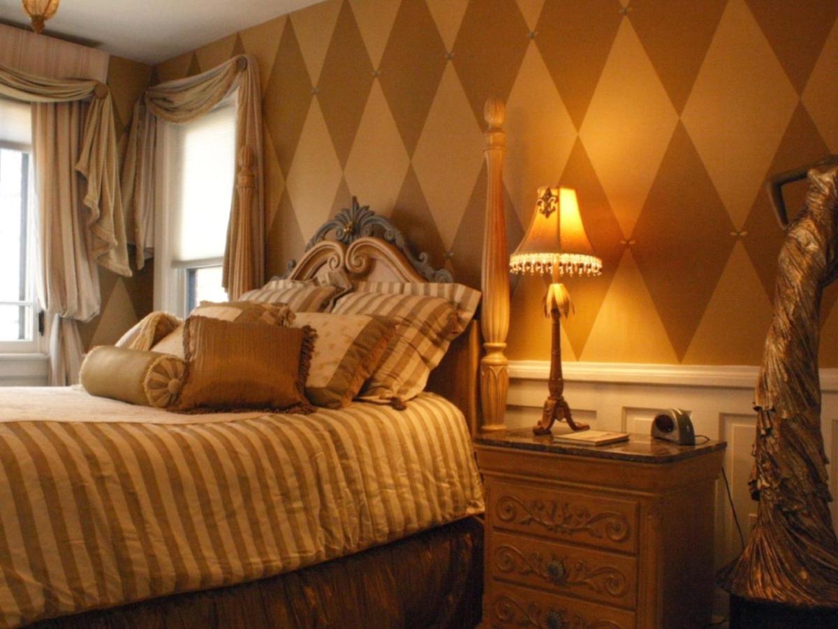 | Gaslight Bed & Breakfast