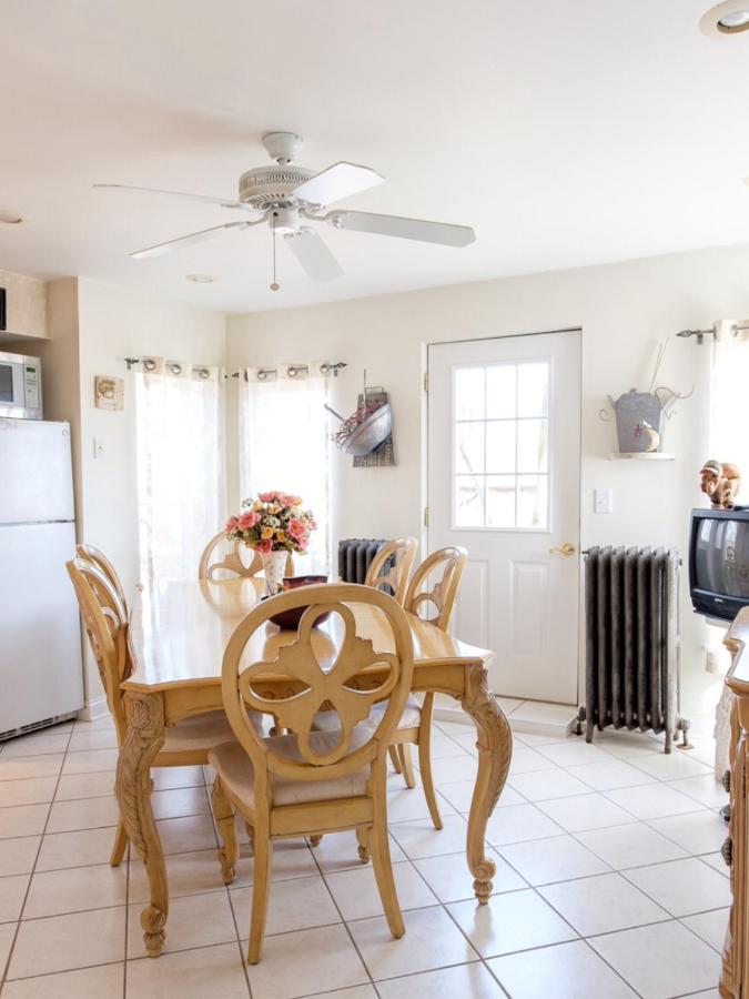 | Gaslight Bed & Breakfast