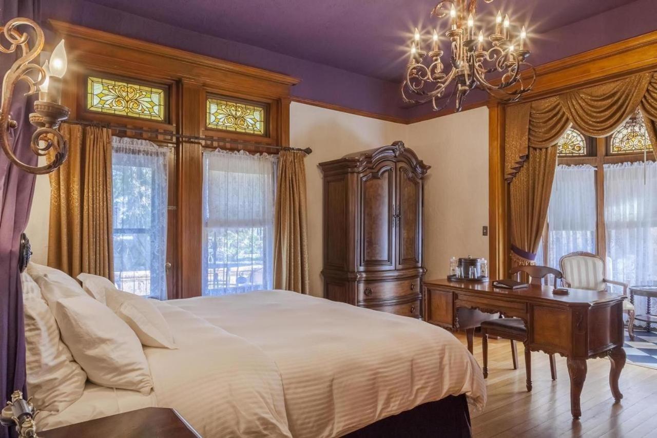 | Patterson Inn
