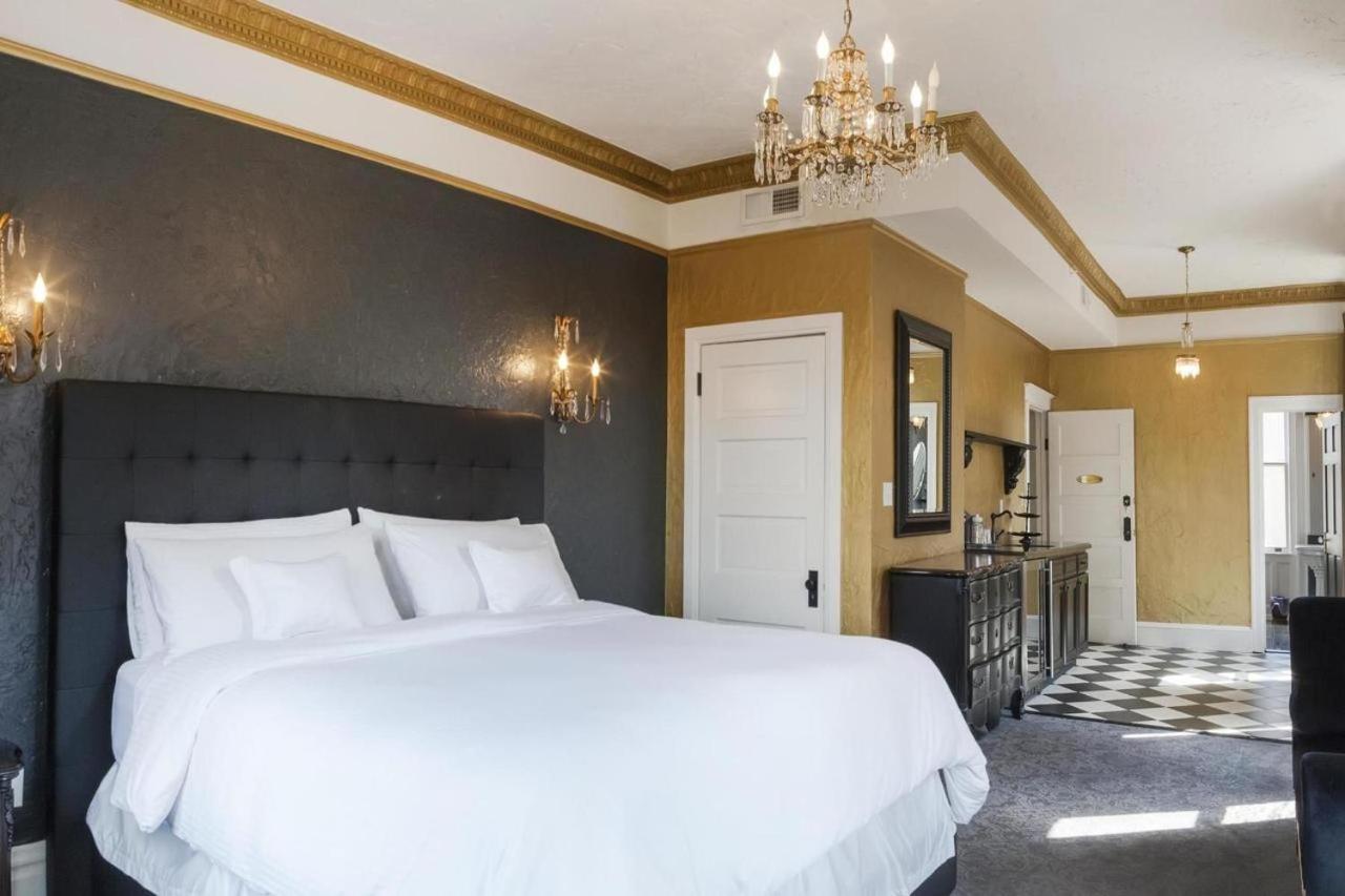 | Patterson Inn