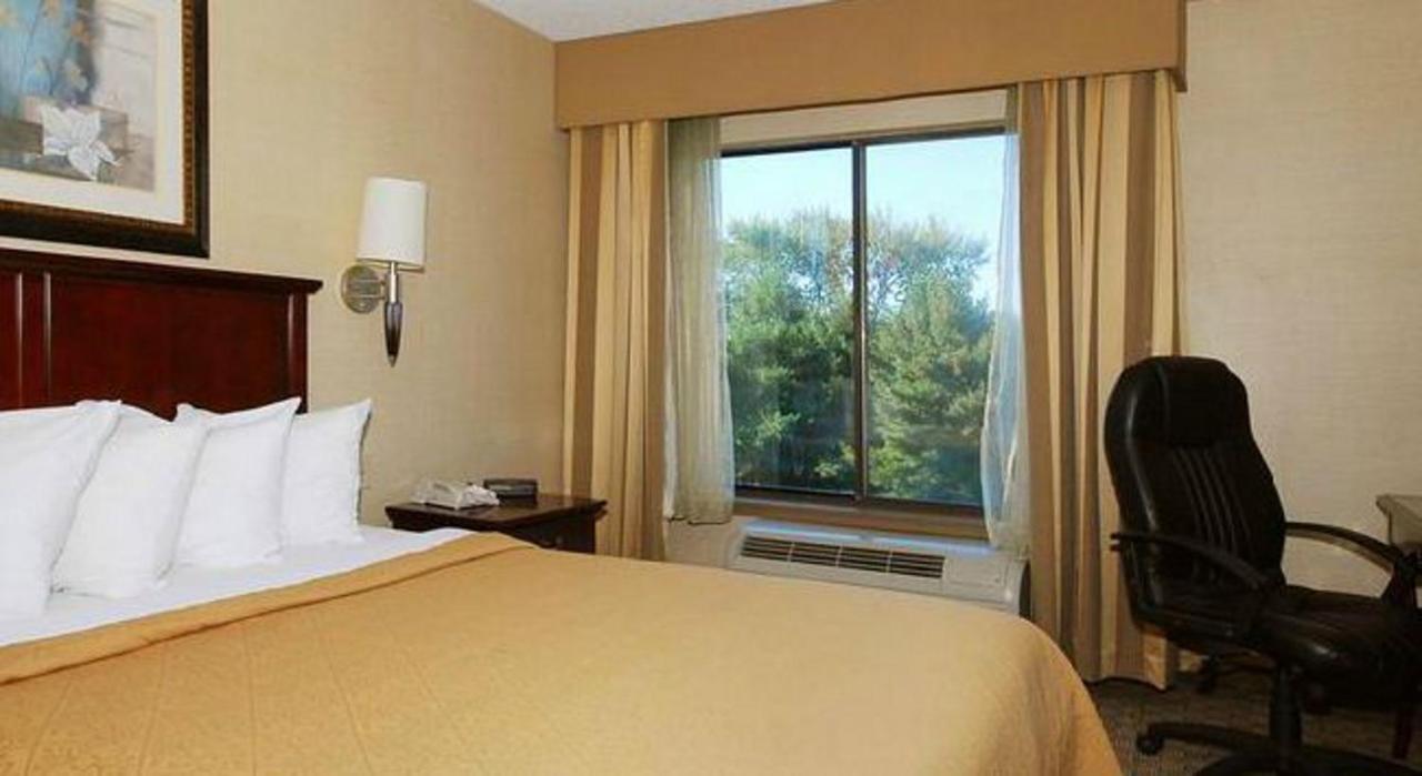 Queen Room - Non-Smoking at Quality Inn & Suites Bensalem