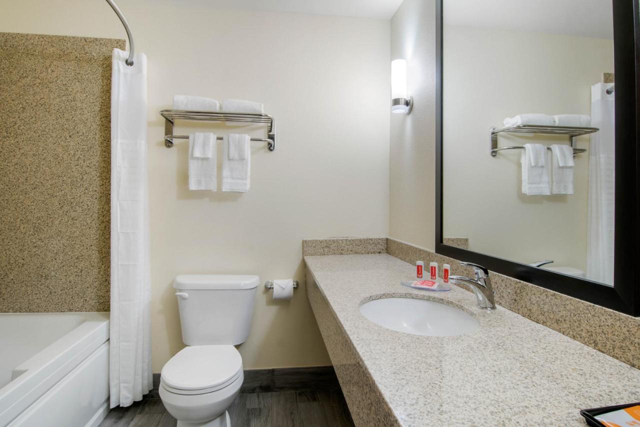 King Room - Non-Smoking at Econo Lodge Inn & Suites