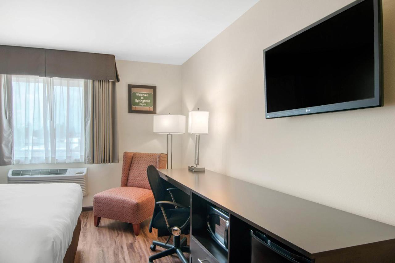King Room - Non-Smoking at Econo Lodge Inn & Suites
