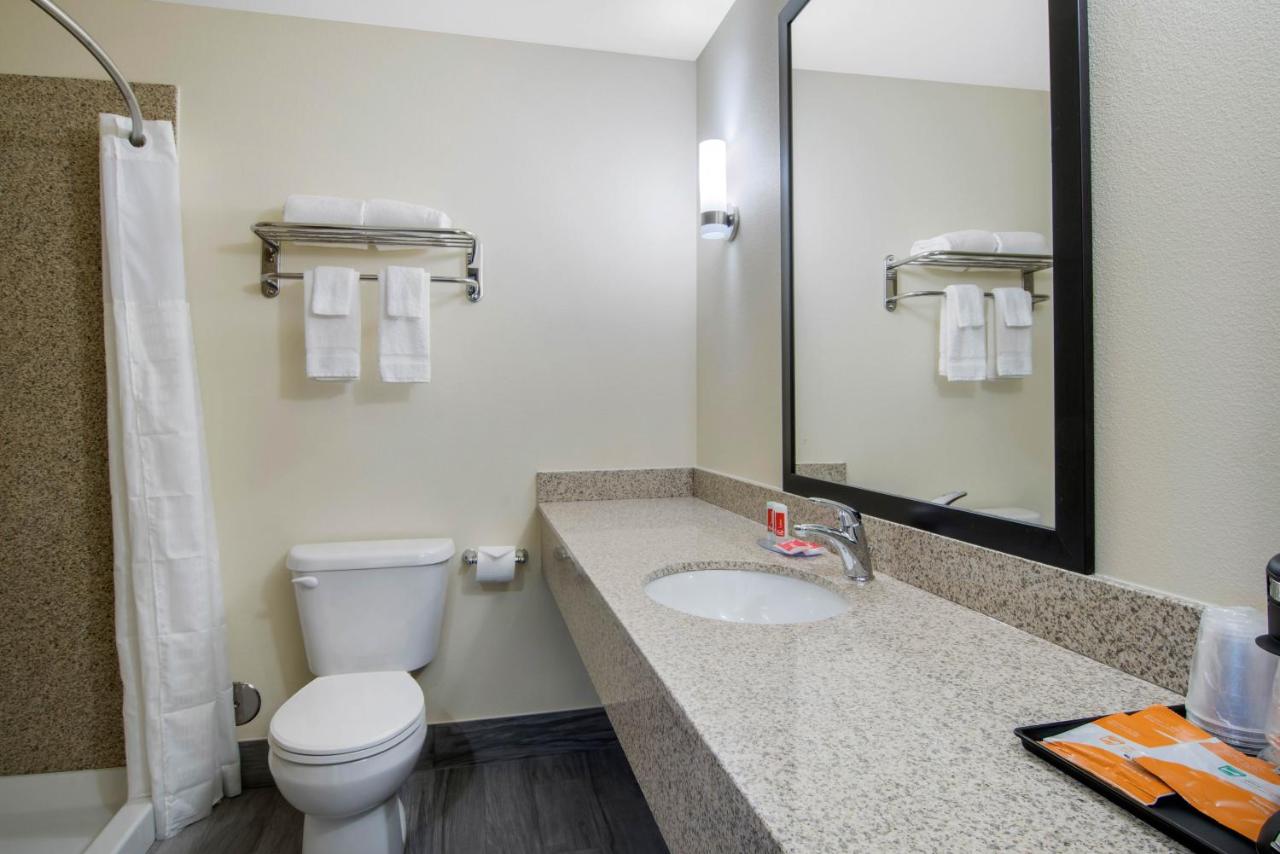 Queen Room with Two Queen Beds - Non-Smoking at Econo Lodge Inn & Suites