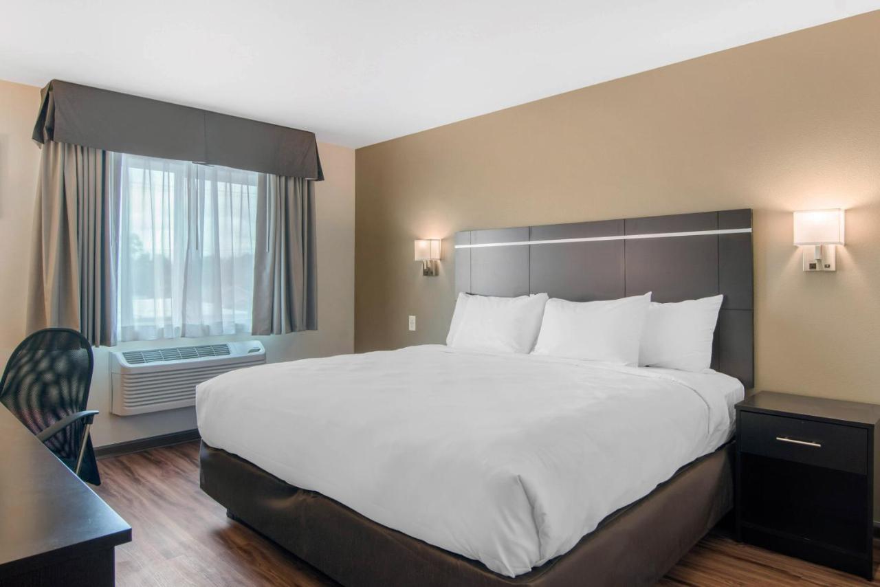 King Room - Non-Smoking at Econo Lodge Inn & Suites
