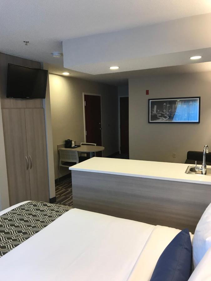 Queen Room - Mobility Accessible Suite/Non-Smoking at Microtel Inn & Suites by Wyndham Atlanta/Buckhead Area