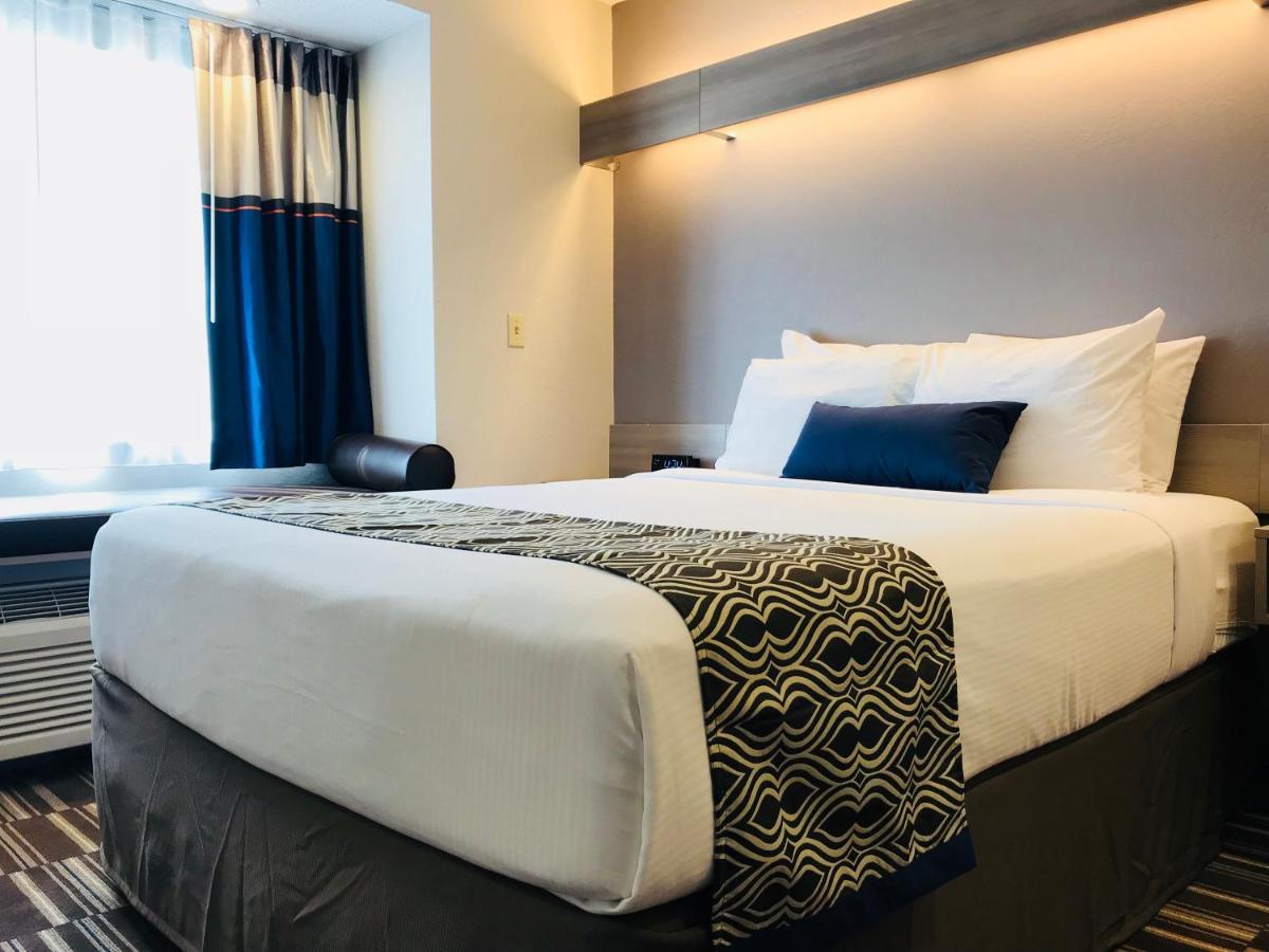 Queen Room - Mobility Accessible Suite/Non-Smoking at Microtel Inn & Suites by Wyndham Atlanta/Buckhead Area