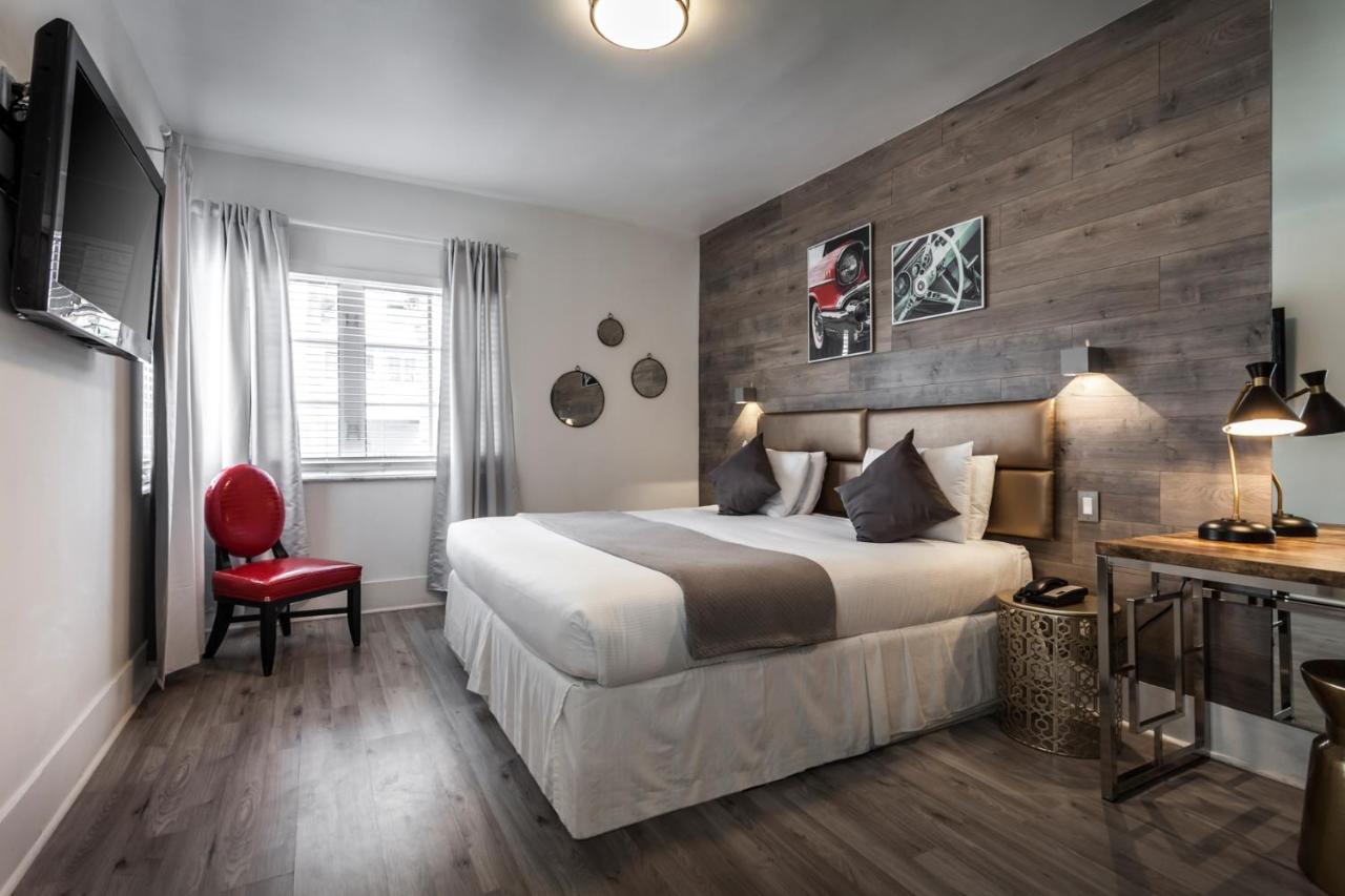 Superior King Room at Century Hotel