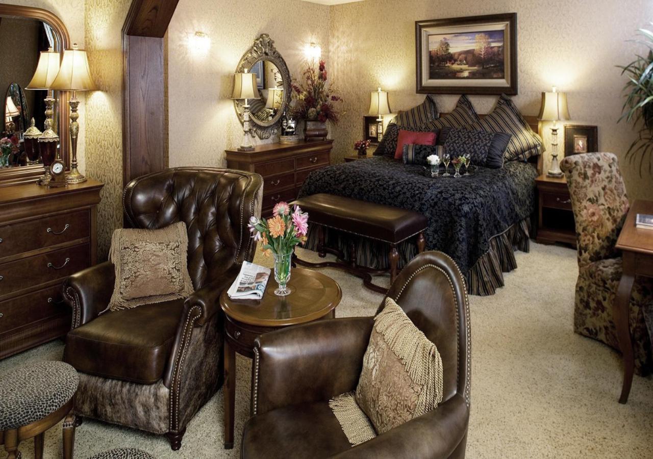  | Grand Gateway Hotel