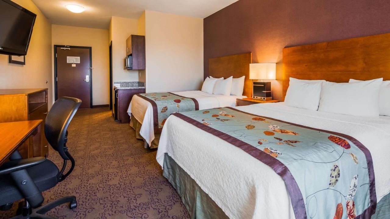 | Best Western Plus Carousel Inn & Suites
