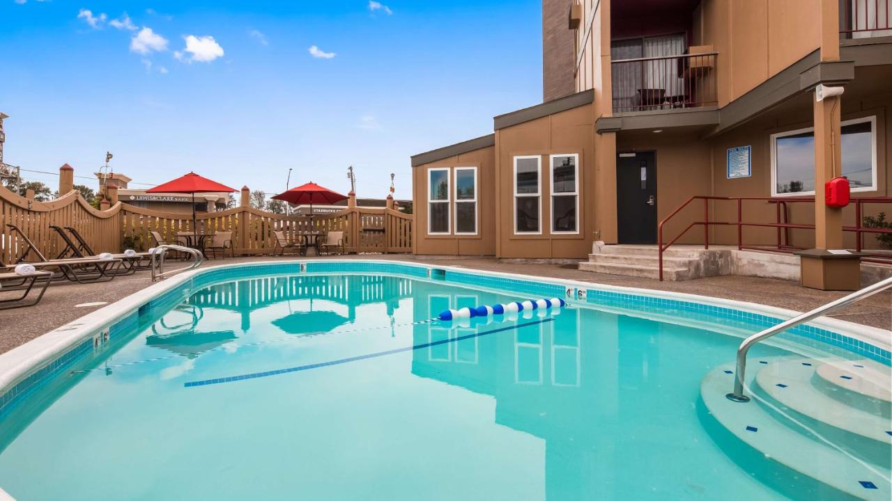 | Best Western Plus Rivershore Hotel