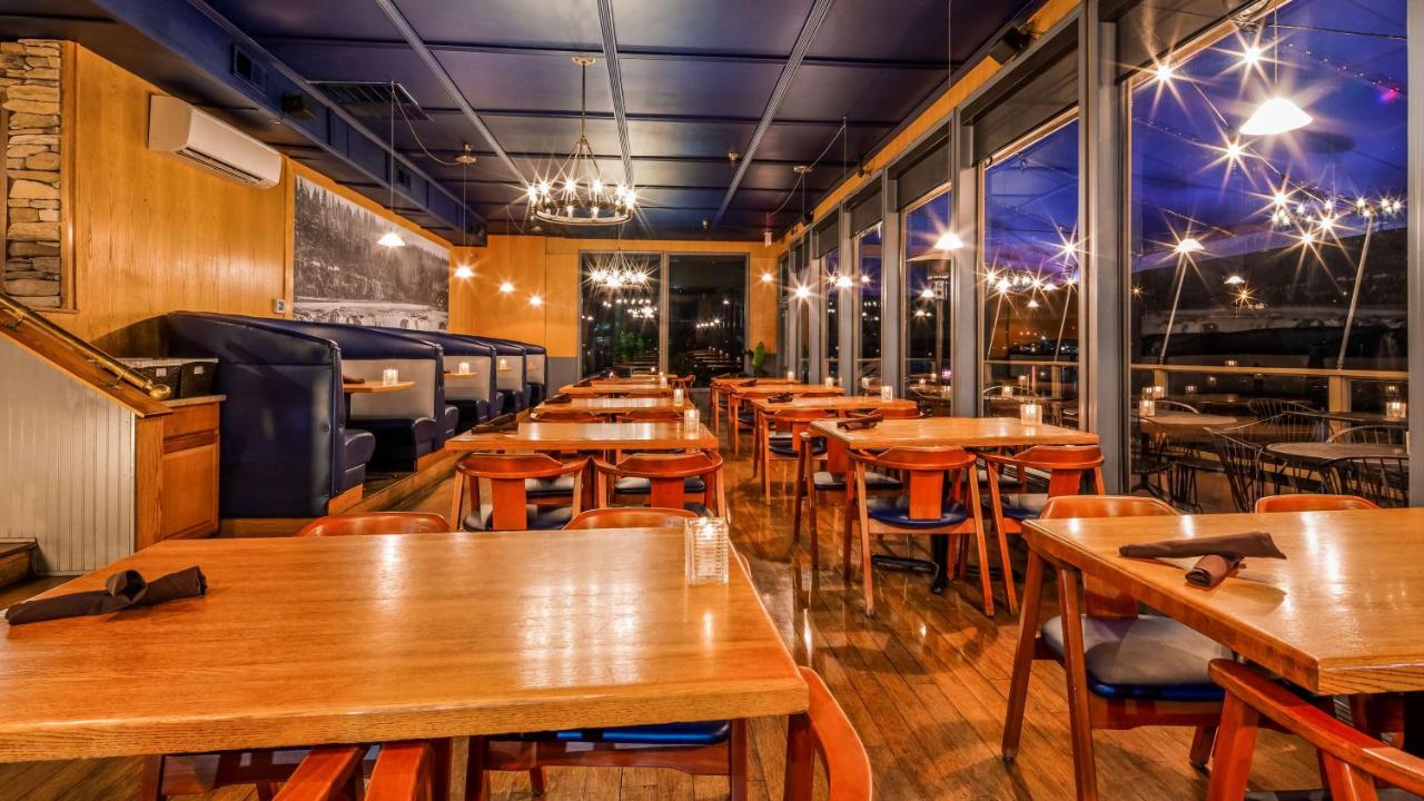 | Best Western Plus Rivershore Hotel