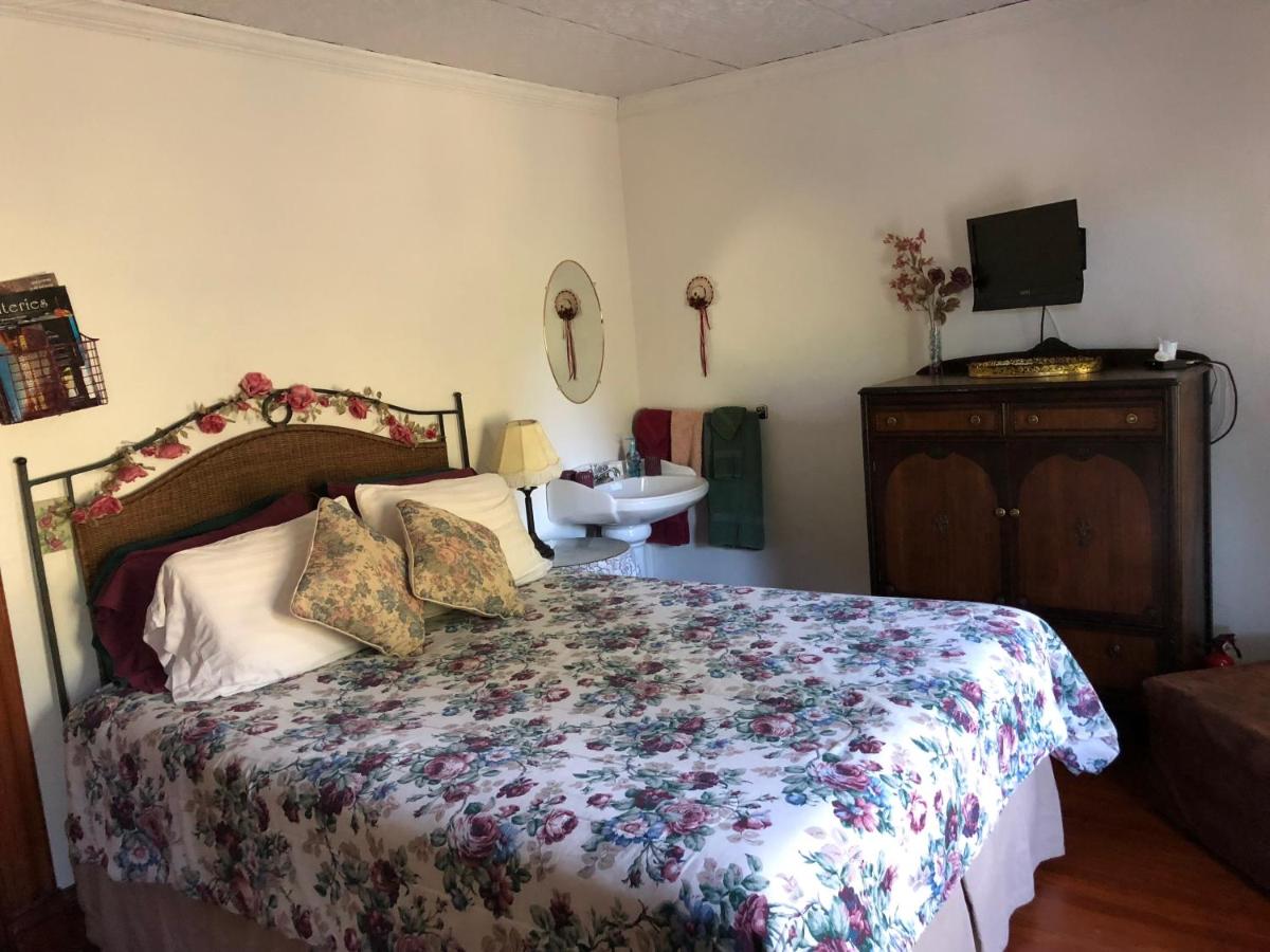| Antique Rose Inn Windham
