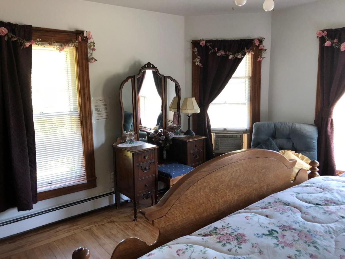 | Antique Rose Inn Windham