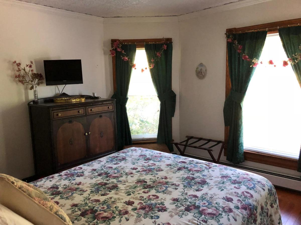| Antique Rose Inn Windham