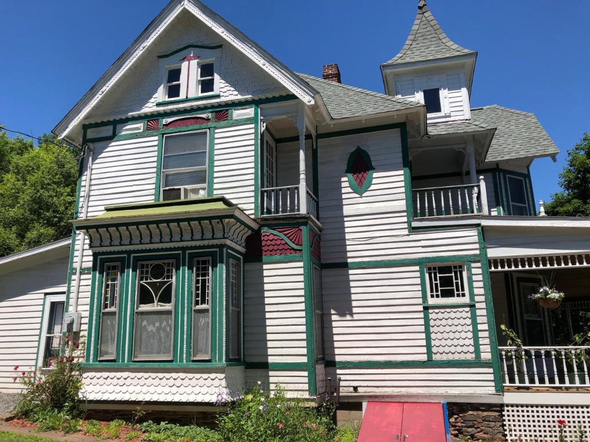 | Antique Rose Inn Windham