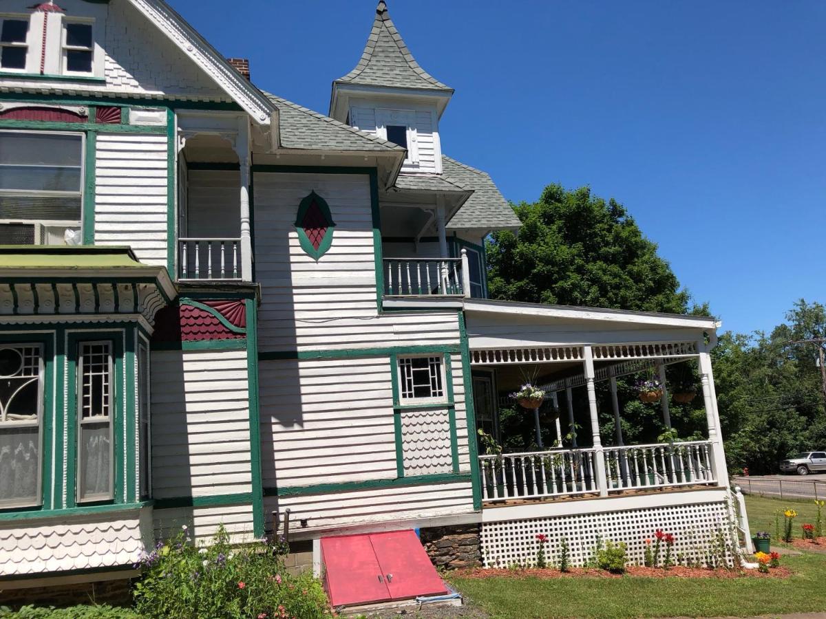 | Antique Rose Inn Windham
