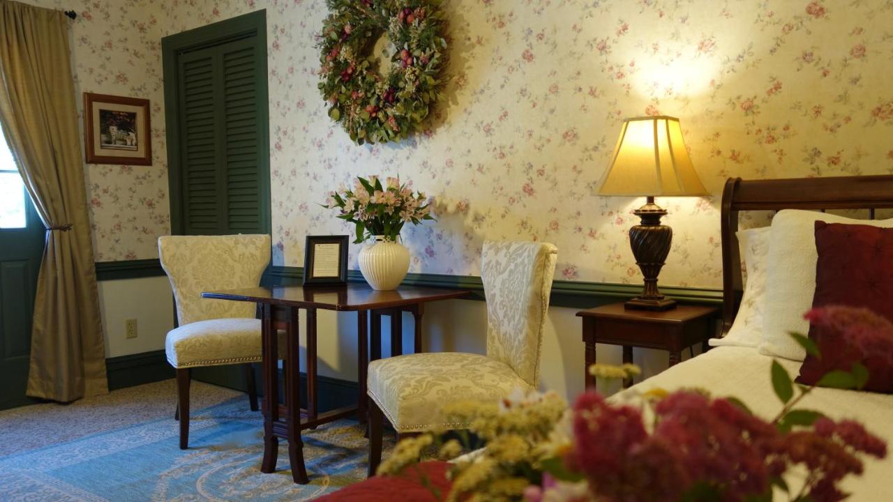 | Acadia Bay Inn