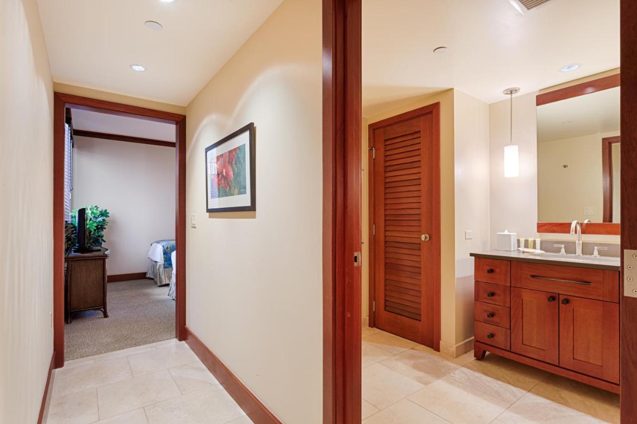 | Spacious Fourth Floor Villa with Pool View - Ocean Tower at Ko Olina Beach Villas Resort