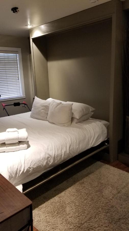 | Gondola Lodge