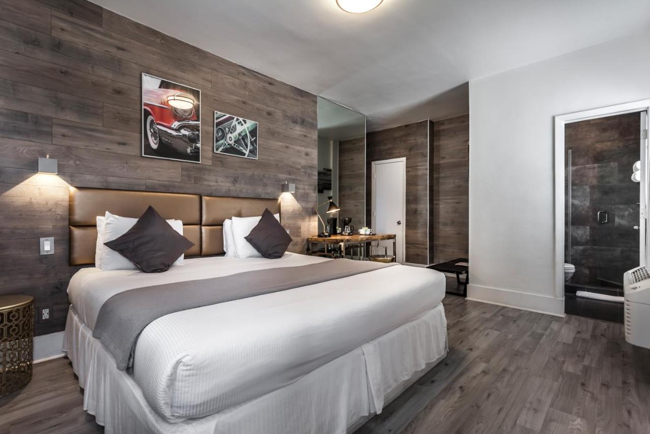Superior King Room at Century Hotel