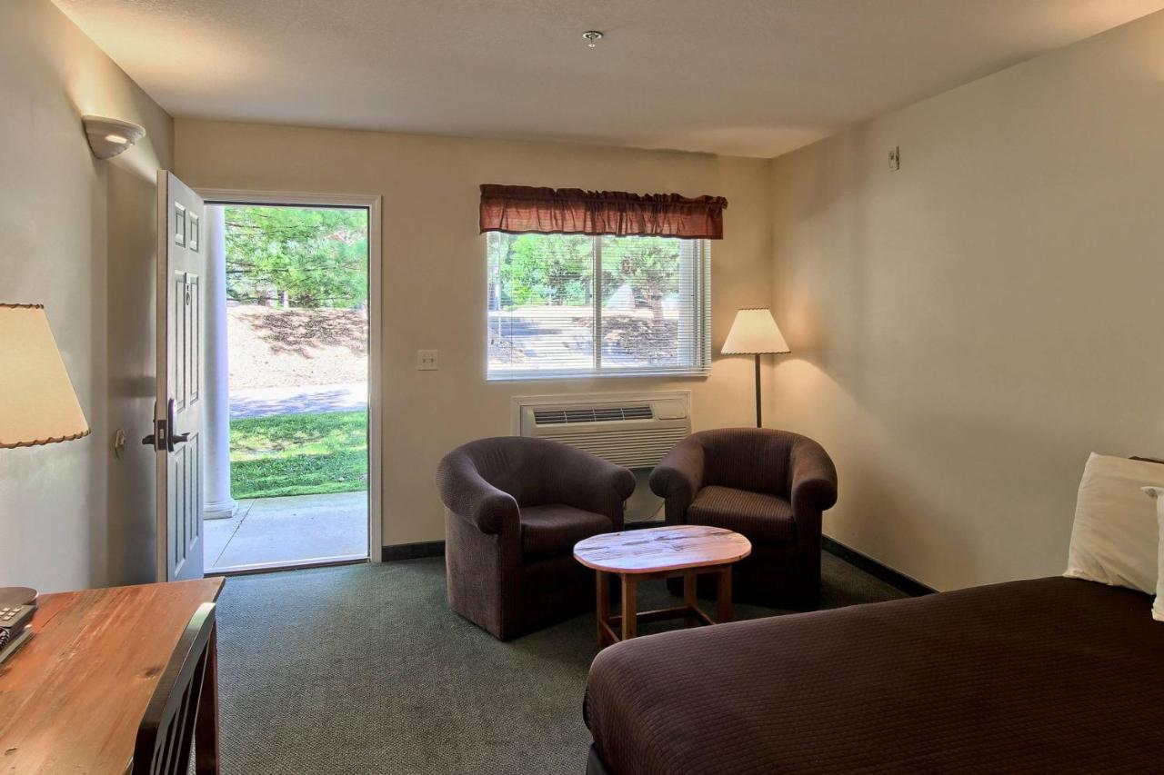 | The Legend Cottage Inn