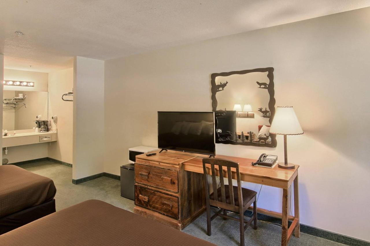| The Legend Cottage Inn