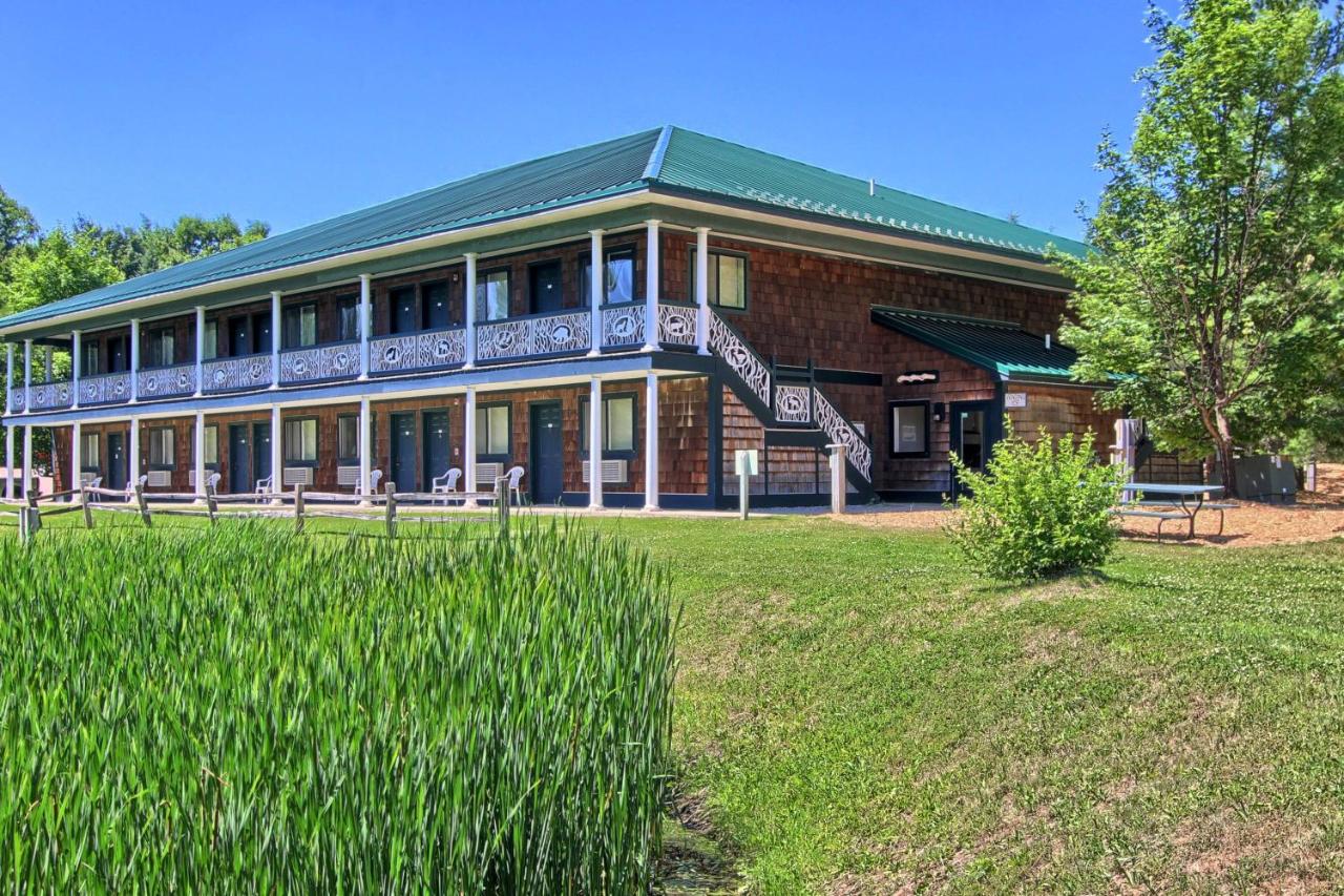 | The Legend Cottage Inn