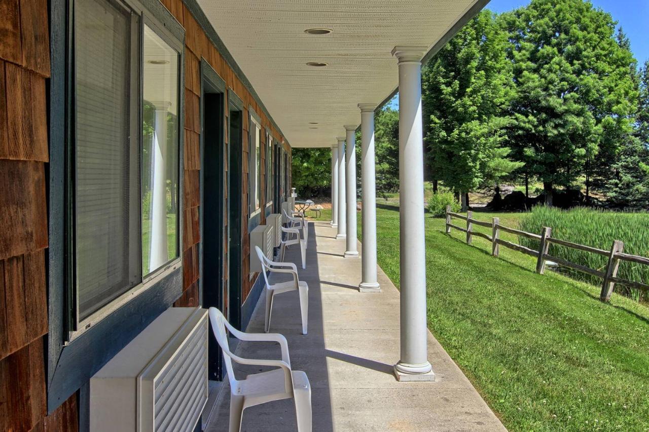 | The Legend Cottage Inn