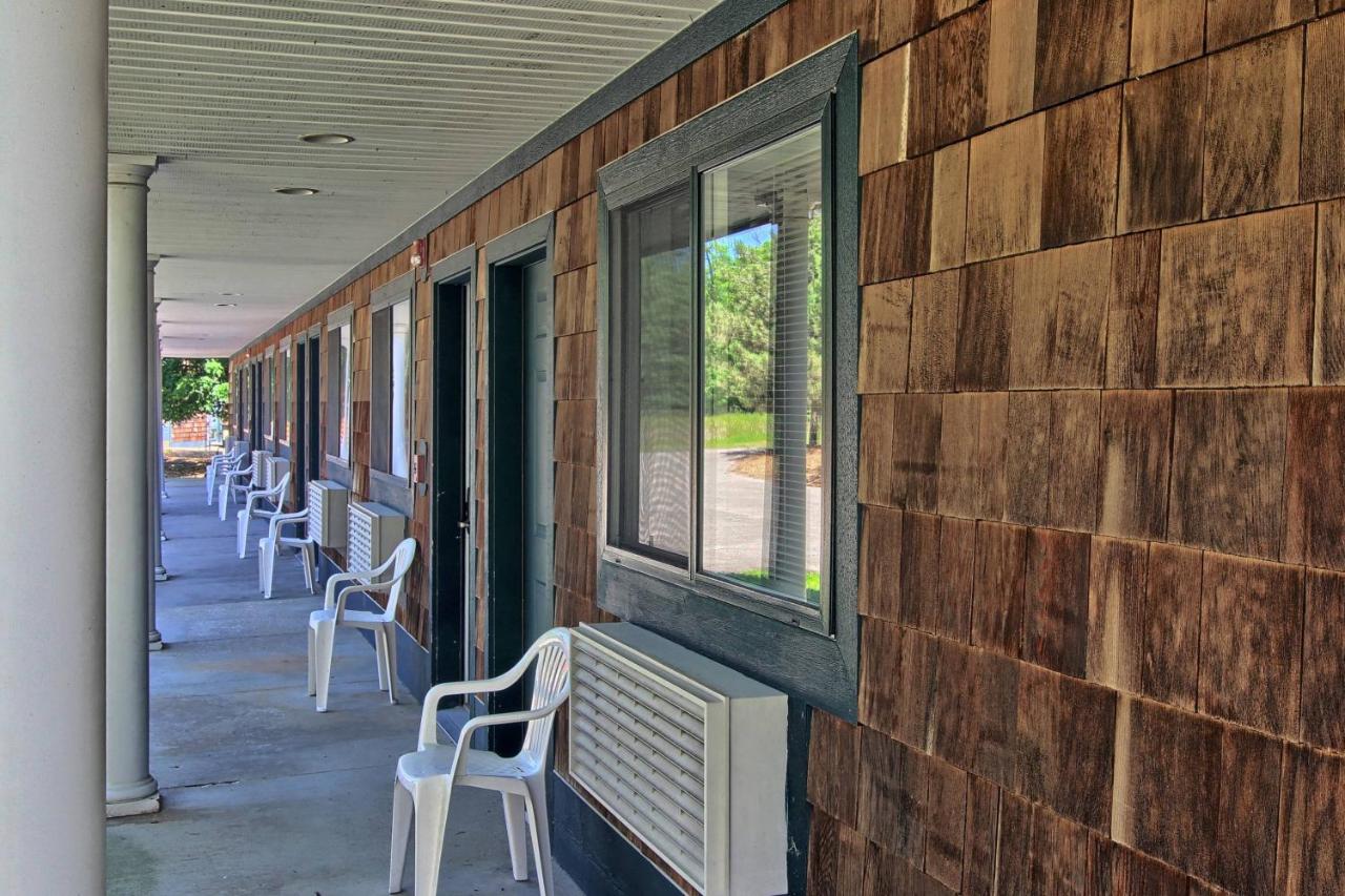 | The Legend Cottage Inn