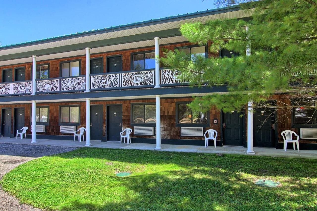 | The Legend Cottage Inn