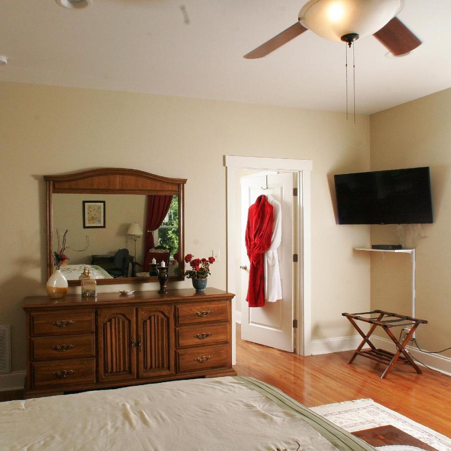  | Seven Oaks Inn Bed and Breakfast