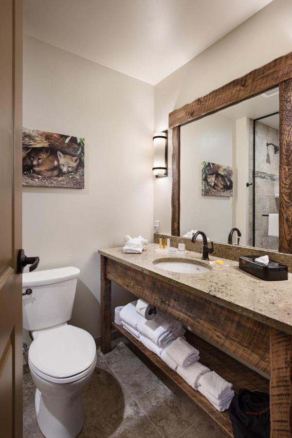 Queen Room with Two Queen Beds - Disability Access/Non-Smoking at Glacier International Lodge